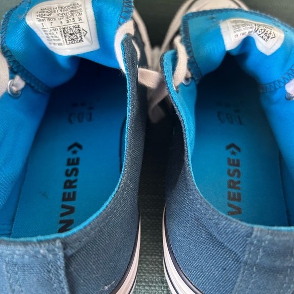 Converse Chuck Taylor Sneakers size women’s 7 - Picture 5 of 6